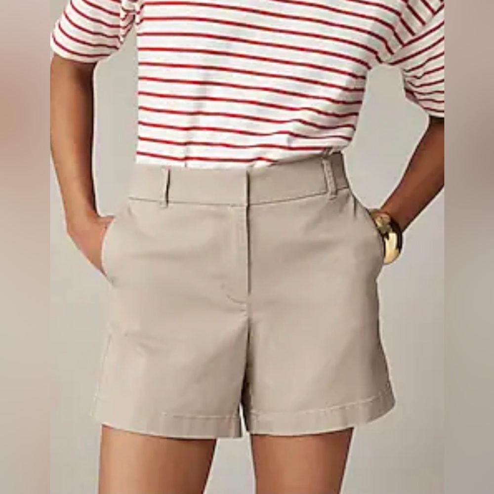 J. Crew 4” Chino in Light Khaki Size 4